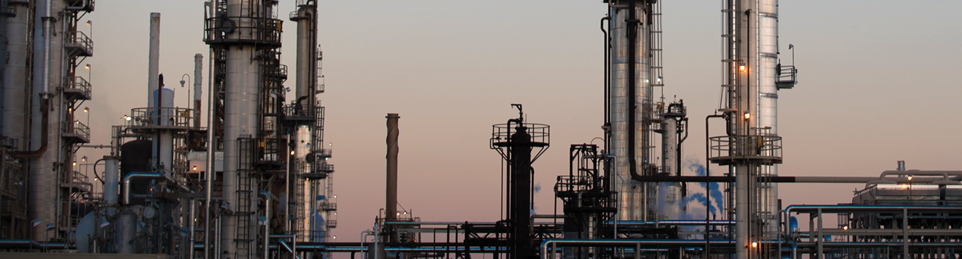 image of an oil refinery in artesia, new mexico